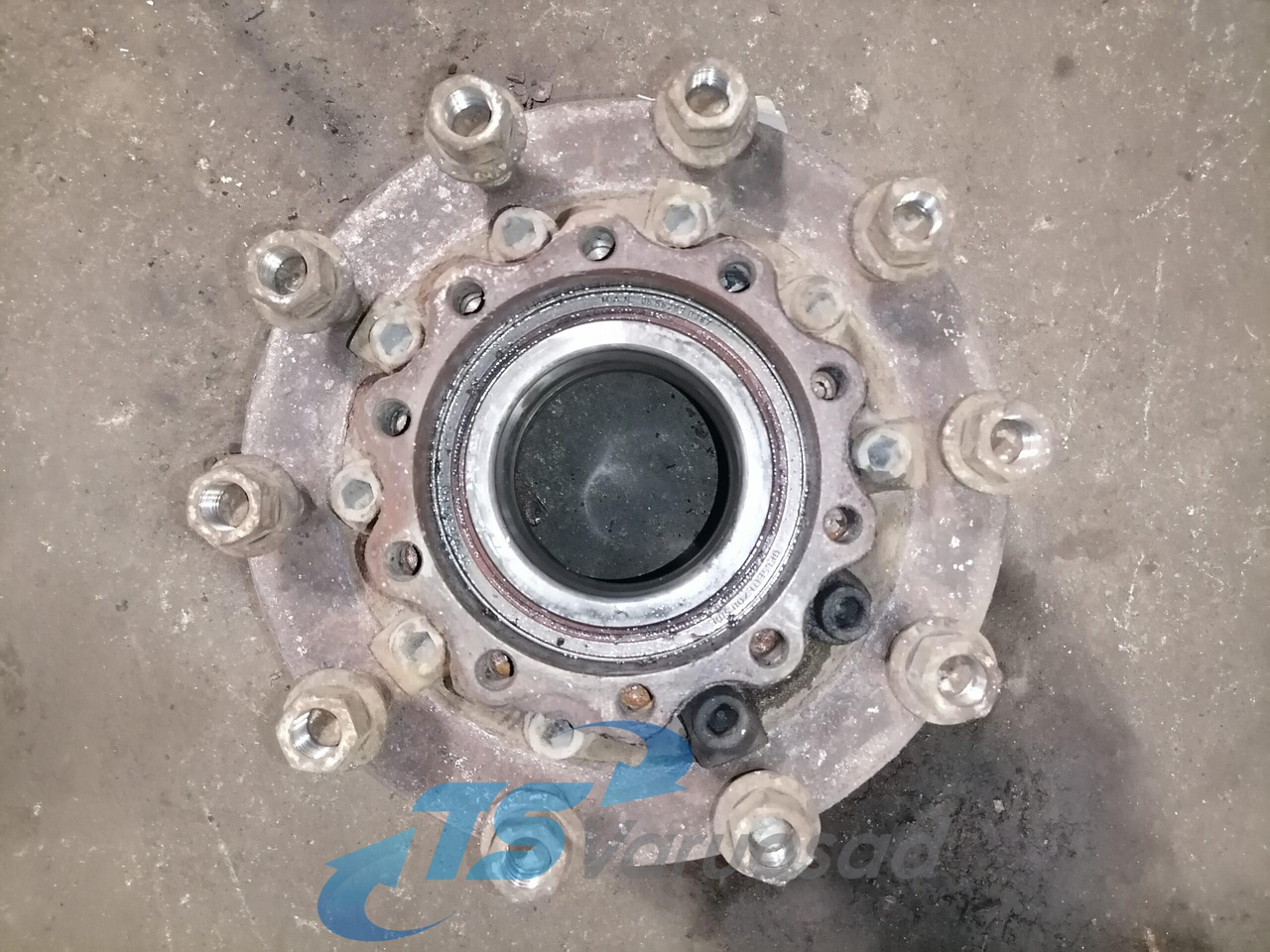 MAN Rear axel hub 81357010155 - Wheel hub for Truck: picture 4 MAN Rear axel hub 81357010155 - Wheel hub for Truck: picture 4
