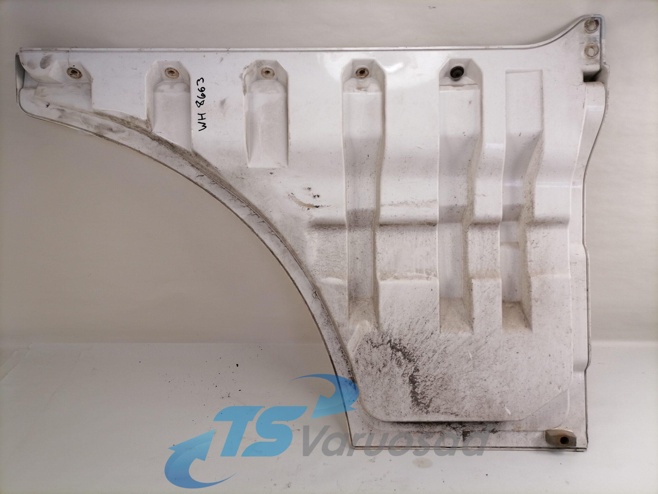 MAN Ukse pikendus, vasak 81626100019 - Door and parts for Truck: picture 2 MAN Ukse pikendus, vasak 81626100019 - Door and parts for Truck: picture 2