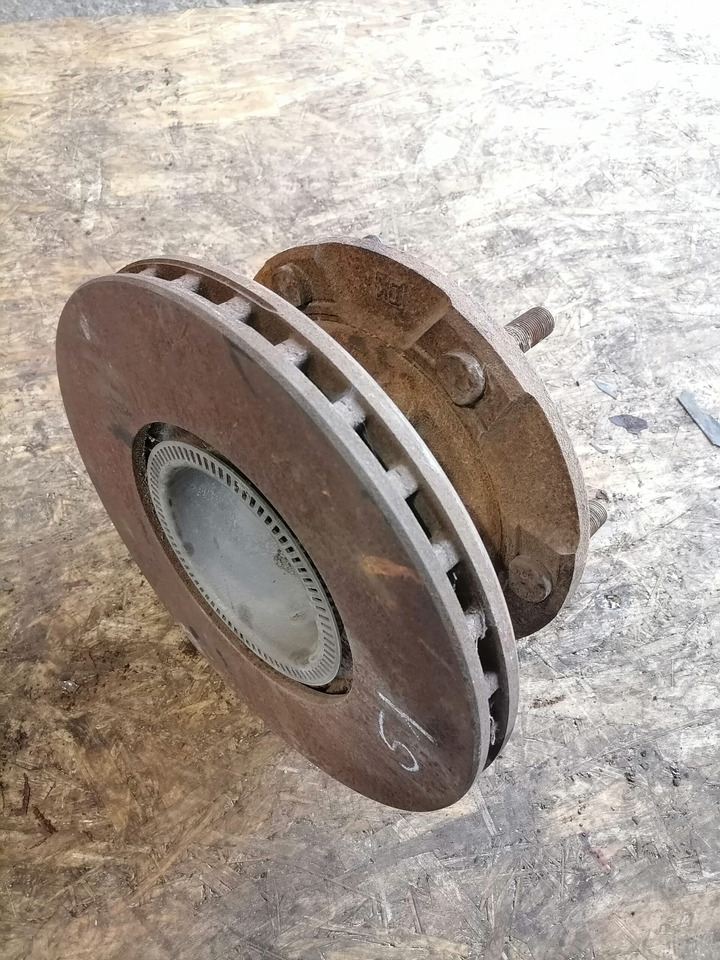 MB Atego truck with wheel hub A9703560301 - Universal part for Truck: picture 2 MB Atego truck with wheel hub A9703560301 - Universal part for Truck: picture 2