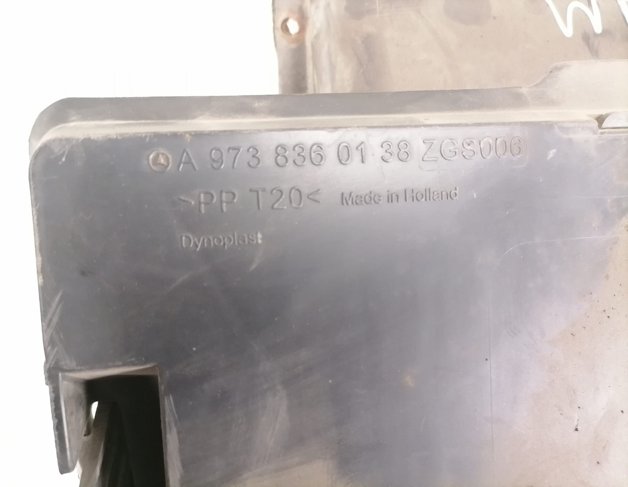 MB Salongi õhufiltri korpus A9738360240 - Universal part for Truck: picture 3 MB Salongi õhufiltri korpus A9738360240 - Universal part for Truck: picture 3