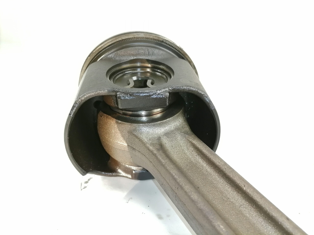 Mercedes-Benz Connecting rod + piston A4710371601 - Piston/ Ring/ Bushing for Truck: picture 4 Mercedes-Benz Connecting rod + piston A4710371601 - Piston/ Ring/ Bushing for Truck: picture 4
