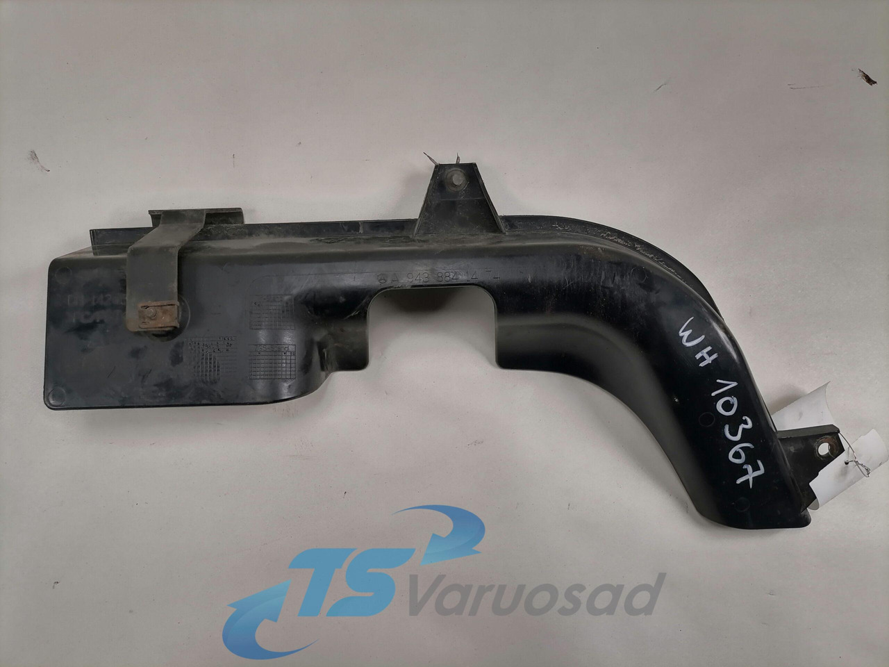 Mercedes-Benz Plastikdetail A9438841474 - Aerodynamics/ Spoiler for Truck: picture 3 Mercedes-Benz Plastikdetail A9438841474 - Aerodynamics/ Spoiler for Truck: picture 3