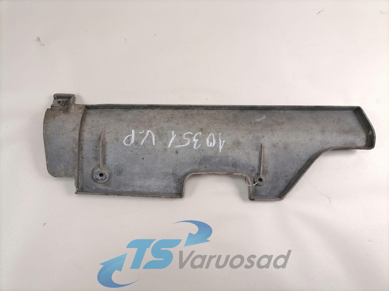 Mercedes-Benz Plastikdetail A9438850222 - Aerodynamics/ Spoiler for Truck: picture 2 Mercedes-Benz Plastikdetail A9438850222 - Aerodynamics/ Spoiler for Truck: picture 2