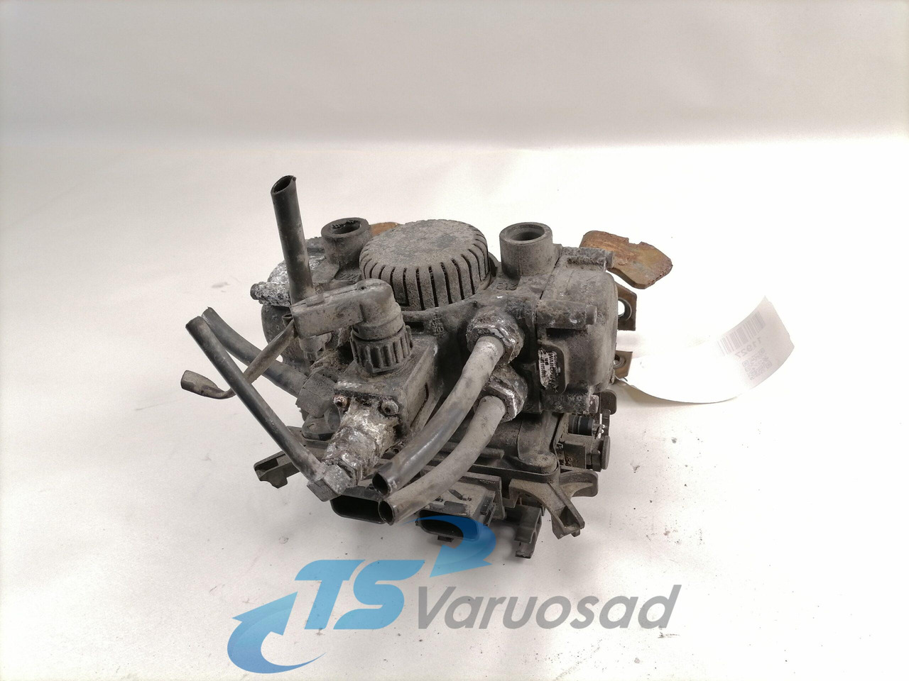 Mercedes-Benz Rear axel brake pressure control valve 4801050060 - Brake valve for Truck: picture 1 Mercedes-Benz Rear axel brake pressure control valve 4801050060 - Brake valve for Truck: picture 1