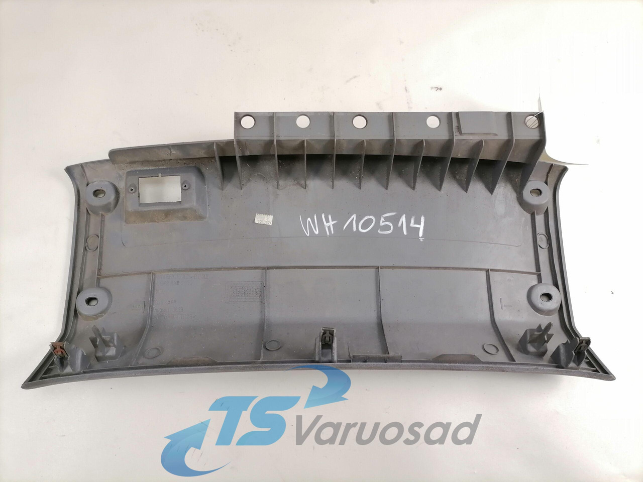 Mercedes-Benz Salongi plastik A9436800106 - Universal part for Truck: picture 2 Mercedes-Benz Salongi plastik A9436800106 - Universal part for Truck: picture 2