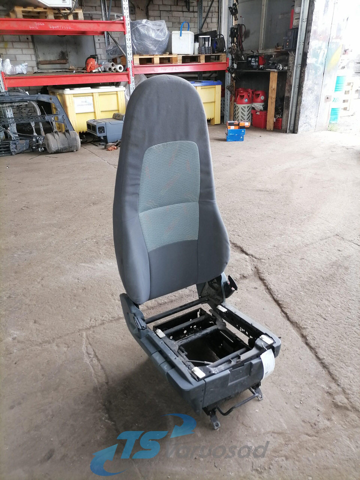 Renault Kaasreisija iste 7485130980 - Seat for Truck: picture 1 Renault Kaasreisija iste 7485130980 - Seat for Truck: picture 1