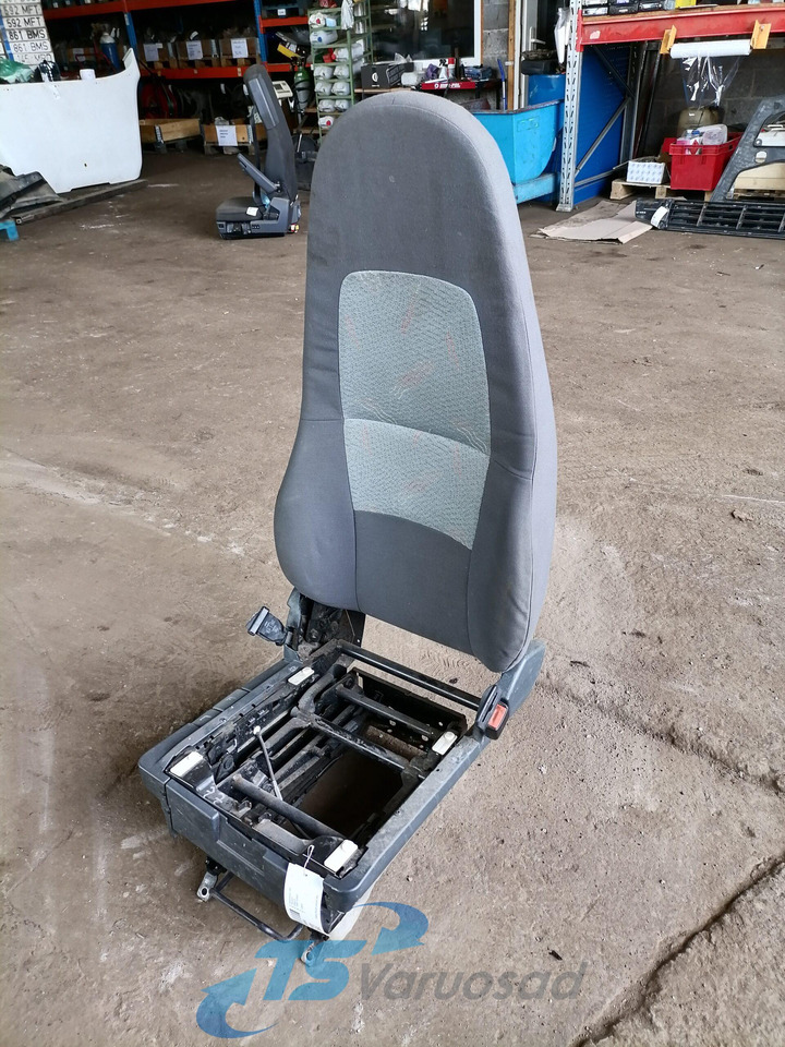 Renault Kaasreisija iste 7485130980 - Seat for Truck: picture 2 Renault Kaasreisija iste 7485130980 - Seat for Truck: picture 2