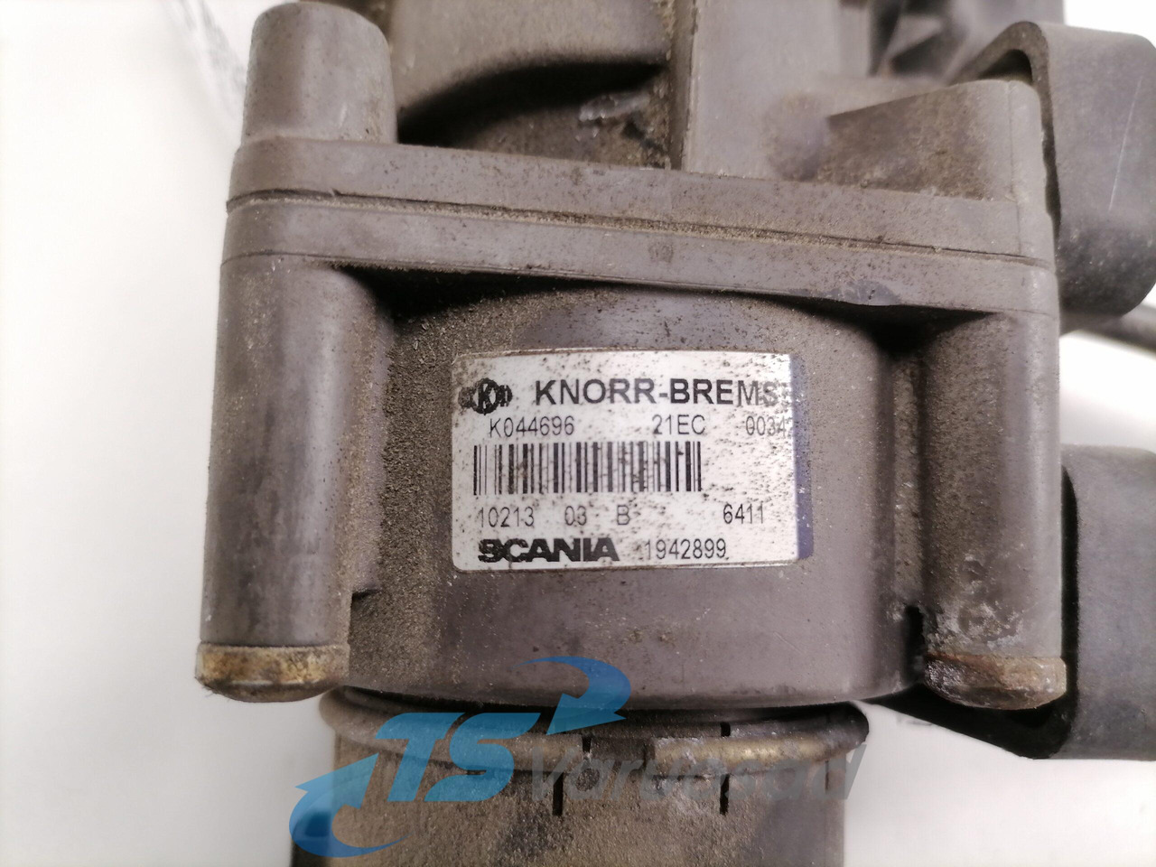 Scania Brake pressure control 1942899 - Brake valve for Truck: picture 4 Scania Brake pressure control 1942899 - Brake valve for Truck: picture 4