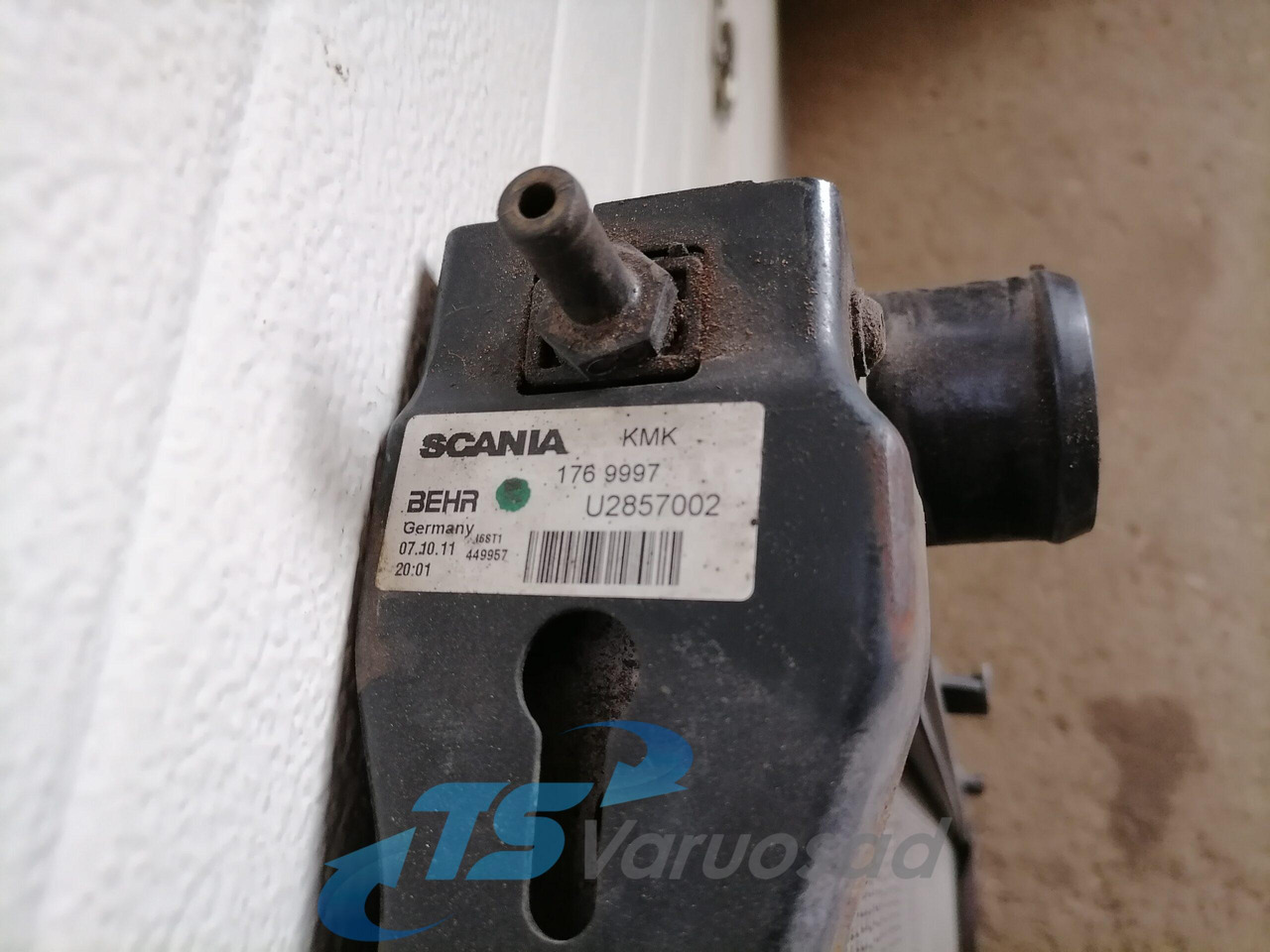 Scania Cooling radiator 1769997 - Radiator for Truck: picture 3 Scania Cooling radiator 1769997 - Radiator for Truck: picture 3