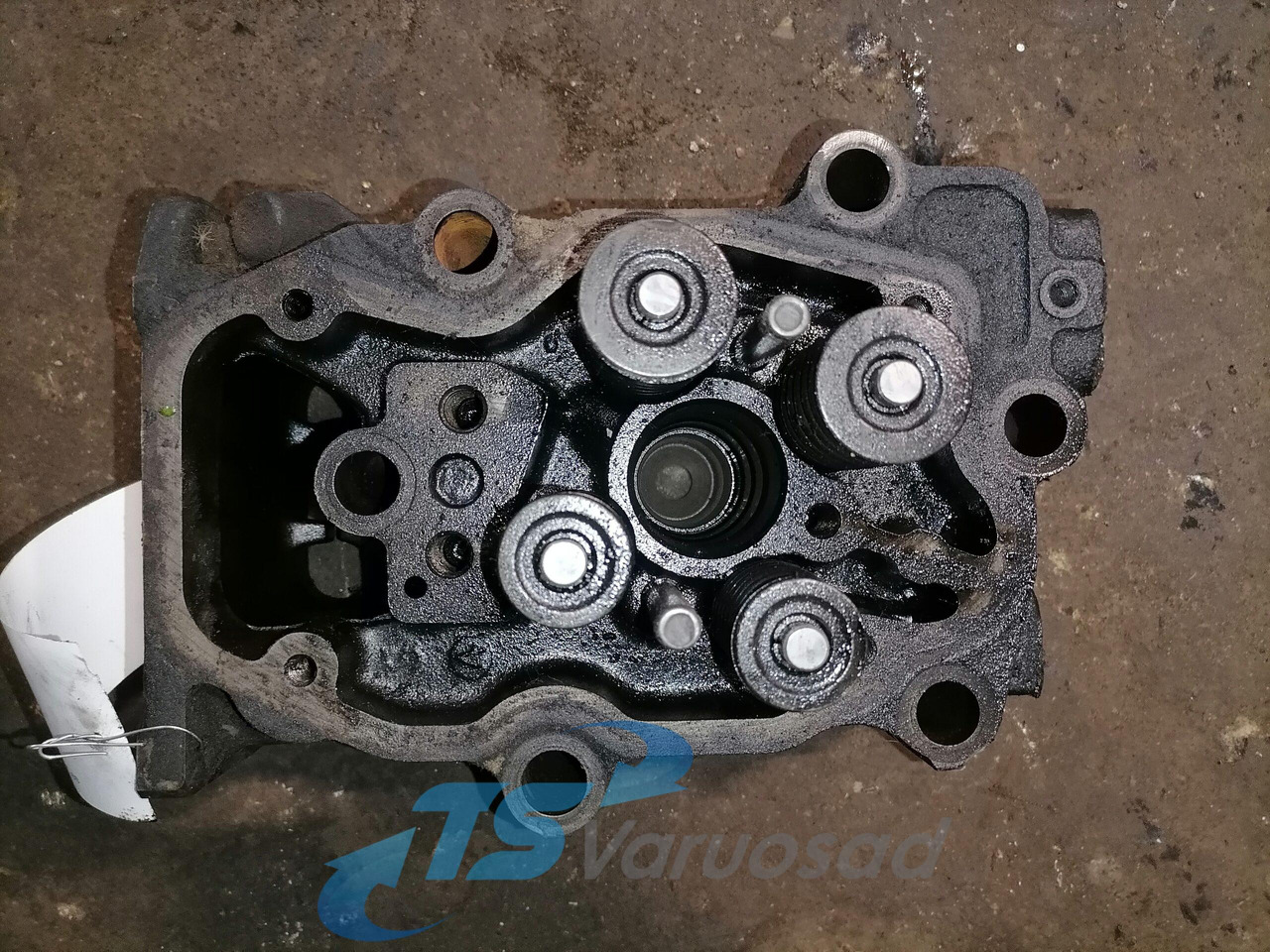 Scania Cylinder head, HPI 1522361 - Cylinder head for Truck: picture 3 Scania Cylinder head, HPI 1522361 - Cylinder head for Truck: picture 3