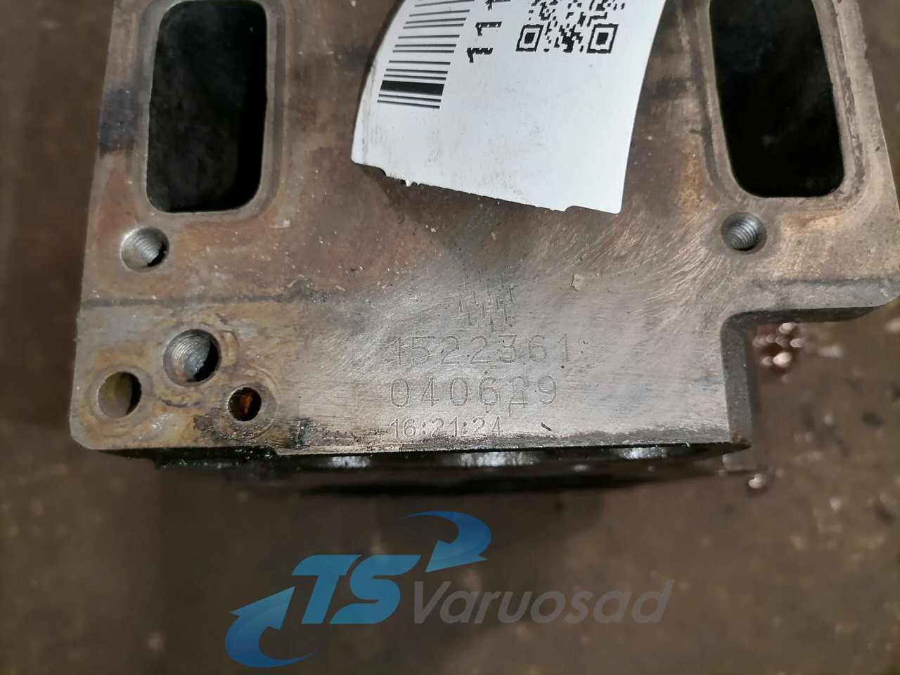 Scania Cylinder head, HPI 1522361 - Cylinder head for Truck: picture 3 Scania Cylinder head, HPI 1522361 - Cylinder head for Truck: picture 3