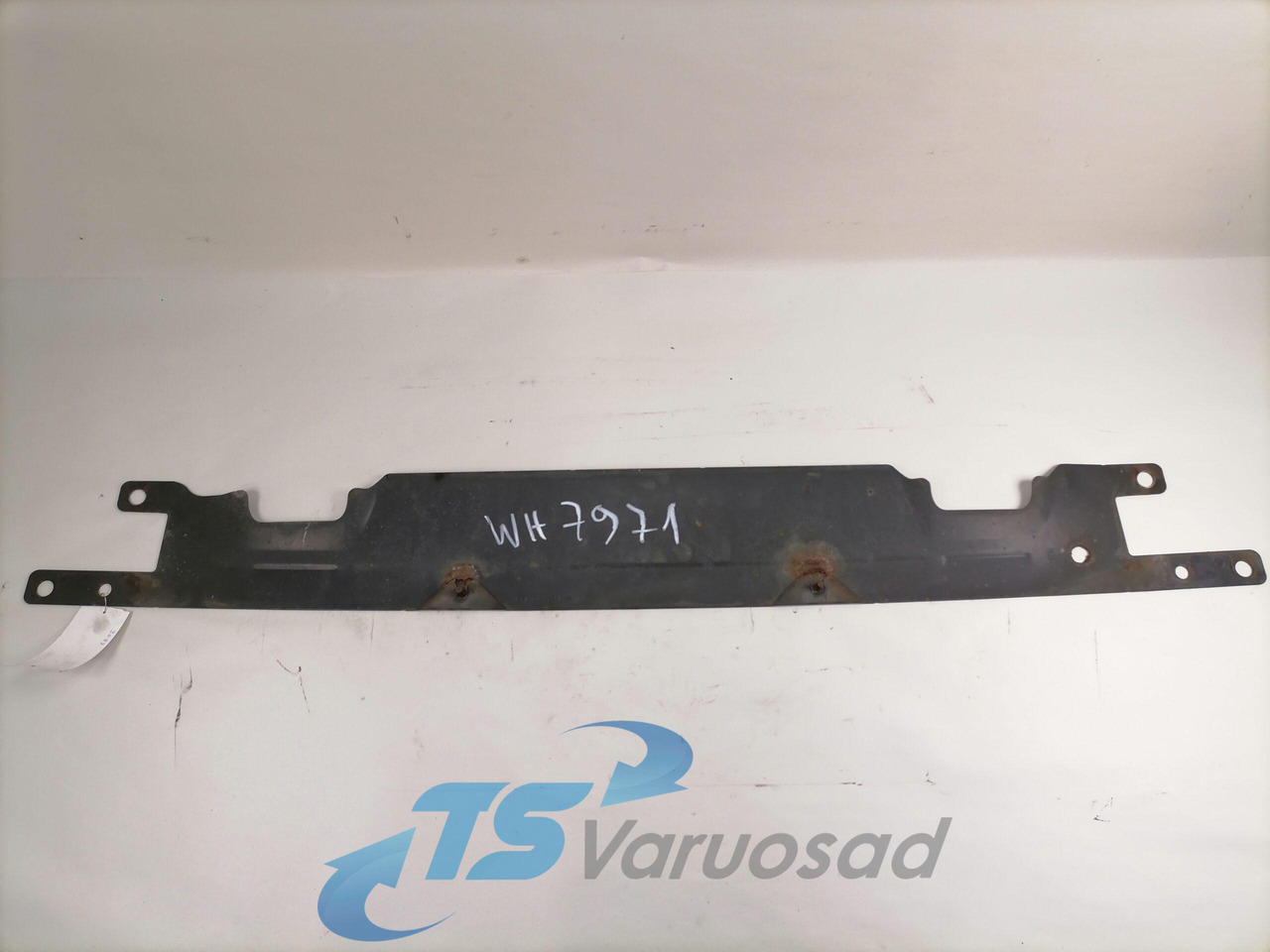 Scania Esikaitseraua plekk 1790203 - Bumper for Truck: picture 4 Scania Esikaitseraua plekk 1790203 - Bumper for Truck: picture 4