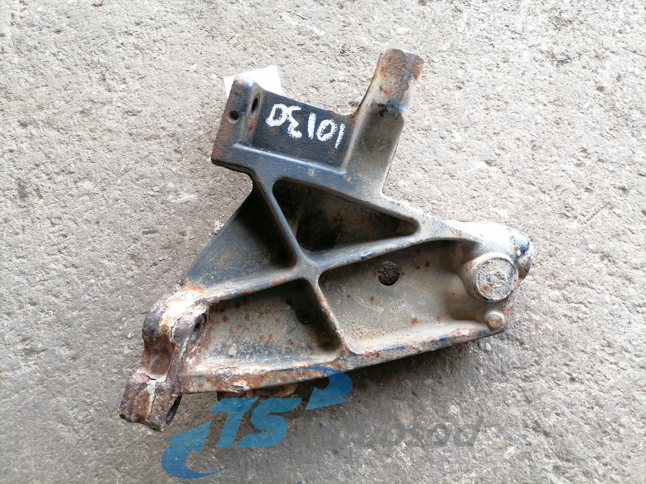 Scania Front bumper carrier 1431601 - Bumper for Truck: picture 3 Scania Front bumper carrier 1431601 - Bumper for Truck: picture 3