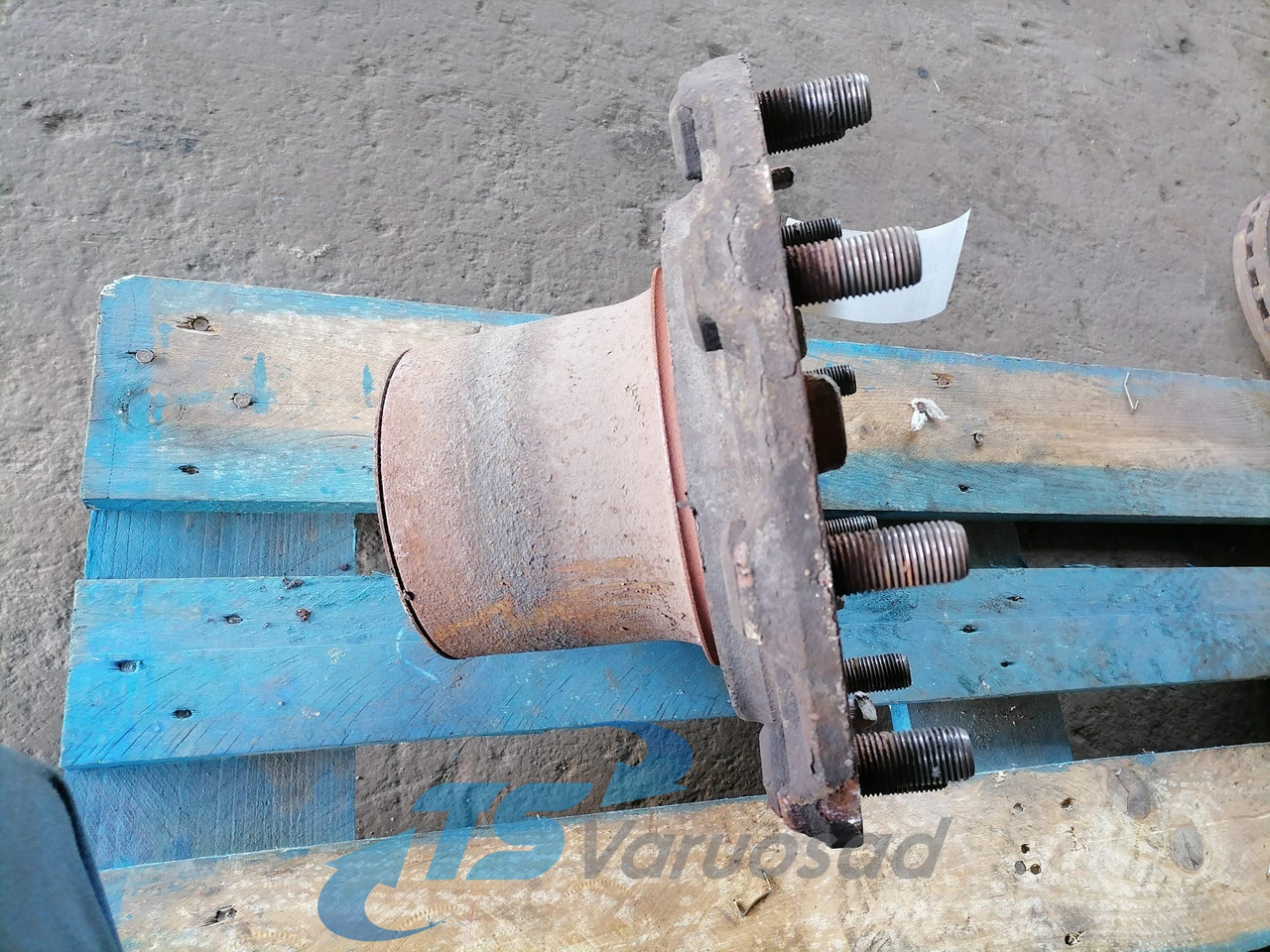 Scania Front hub 1724406 - Wheel hub for Truck: picture 2 Scania Front hub 1724406 - Wheel hub for Truck: picture 2