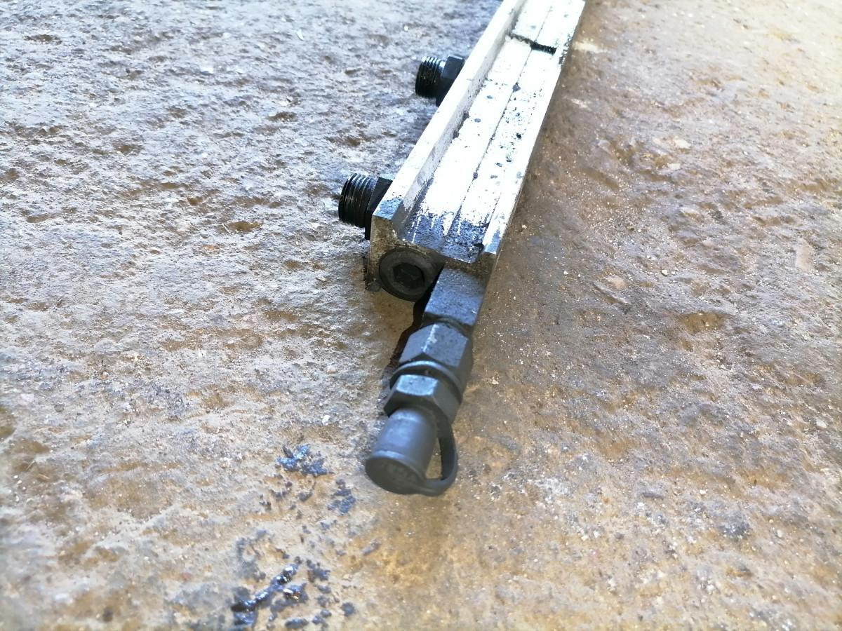Scania Fuel mainfold 1864752 - Fuel system for Truck: picture 5 Scania Fuel mainfold 1864752 - Fuel system for Truck: picture 5
