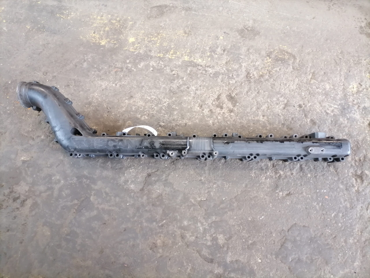 Scania Intake mainfold 1893329 - Intake manifold for Truck: picture 2 Scania Intake mainfold 1893329 - Intake manifold for Truck: picture 2