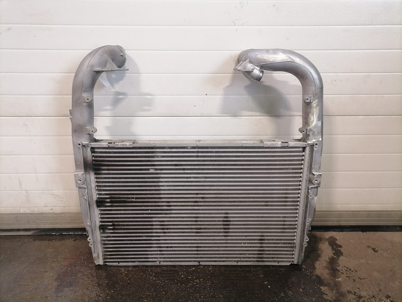 Scania Intercooler radiator 1798808 - Intercooler for Truck: picture 1 Scania Intercooler radiator 1798808 - Intercooler for Truck: picture 1