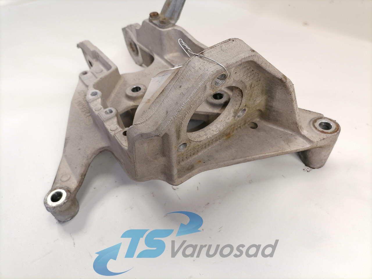 Scania Kabiini amortisaatori kandur 1409341 - Cab suspension for Truck: picture 3 Scania Kabiini amortisaatori kandur 1409341 - Cab suspension for Truck: picture 3