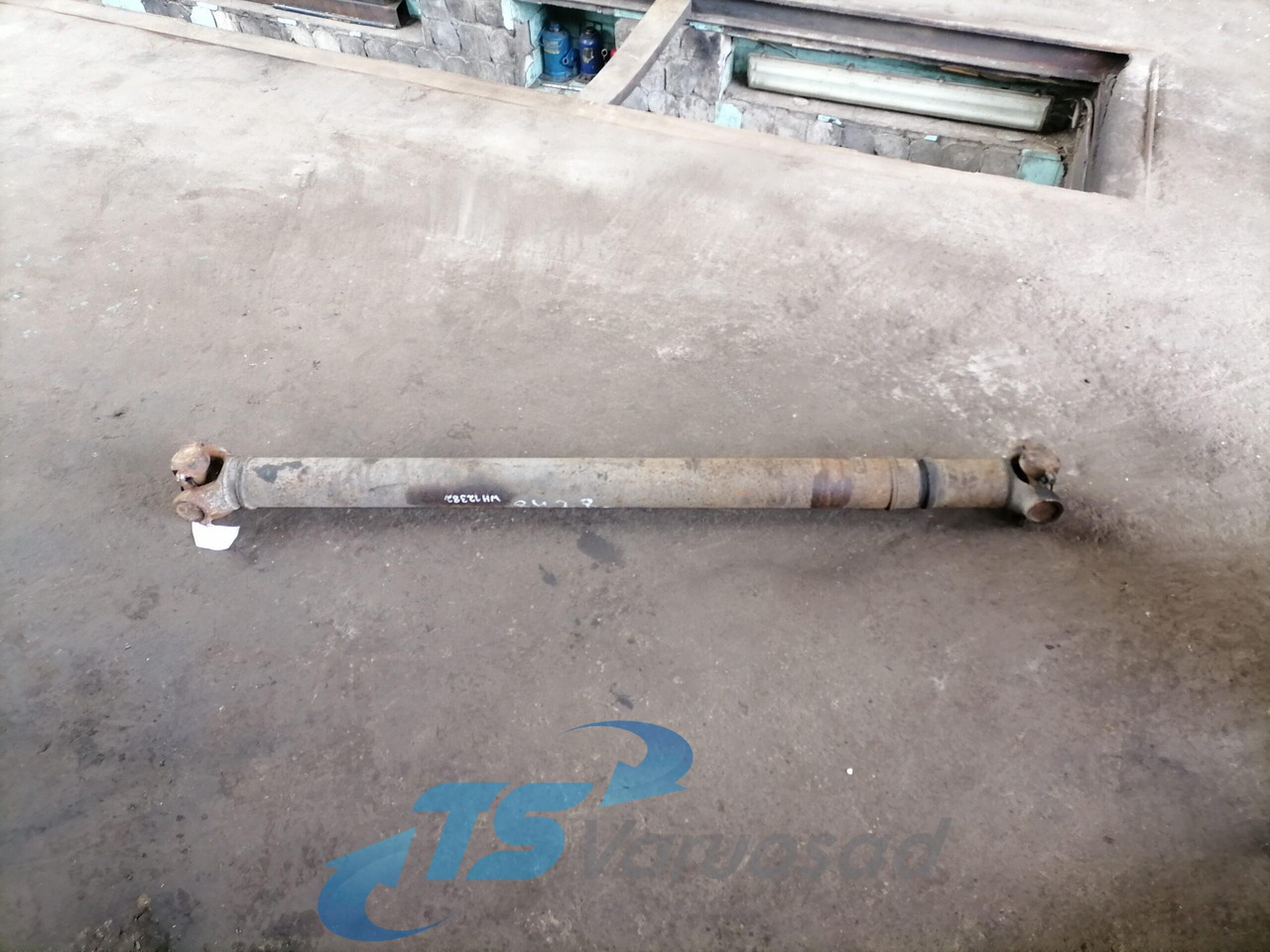 Scania Propeller shaft 1758616 - Propeller shaft for Truck: picture 1 Scania Propeller shaft 1758616 - Propeller shaft for Truck: picture 1
