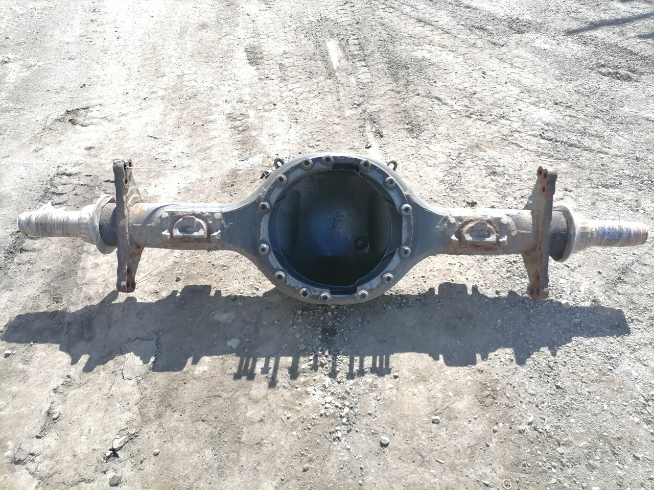 Scania Rear axel housing ADA1100 - Axle and parts for Truck: picture 2 Scania Rear axel housing ADA1100 - Axle and parts for Truck: picture 2