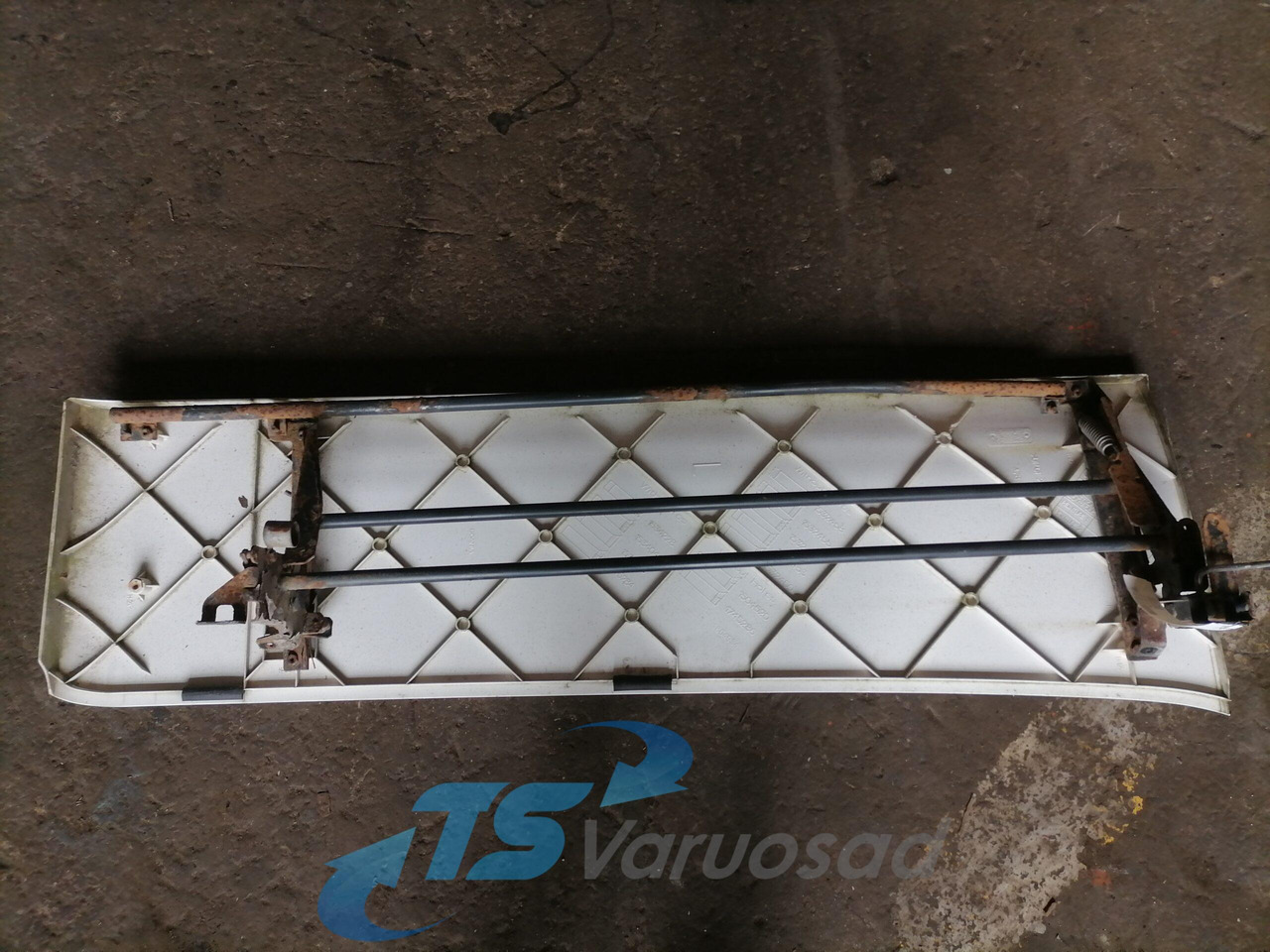 Scania Scania kabiini tuulesuunaja, vasak külg 1532460 - Aerodynamics/ Spoiler for Truck: picture 2 Scania Scania kabiini tuulesuunaja, vasak külg 1532460 - Aerodynamics/ Spoiler for Truck: picture 2