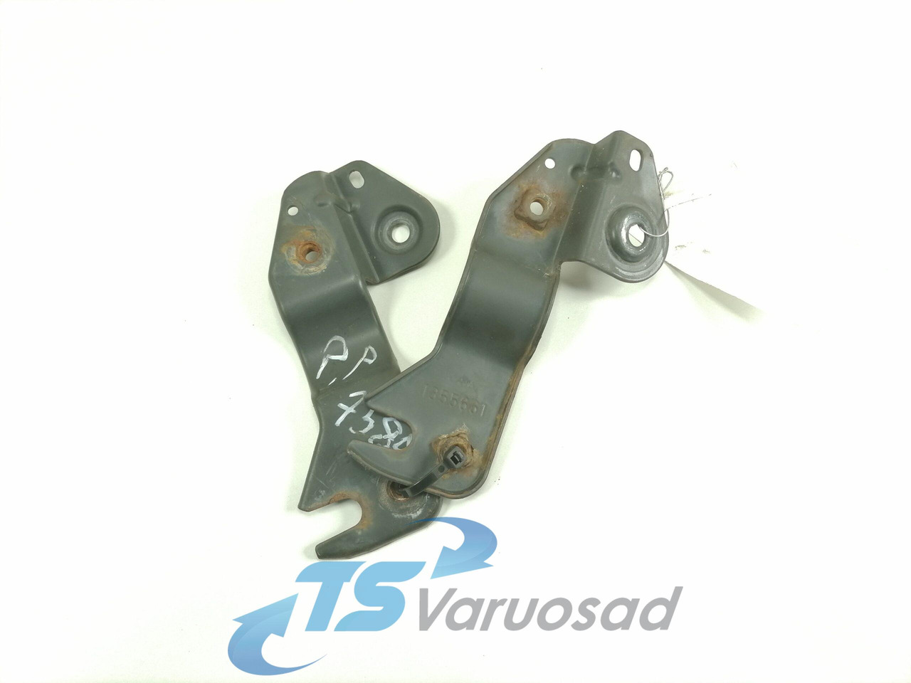 Scania Sun visor bracket 1355661 - Body and exterior for Truck: picture 1 Scania Sun visor bracket 1355661 - Body and exterior for Truck: picture 1