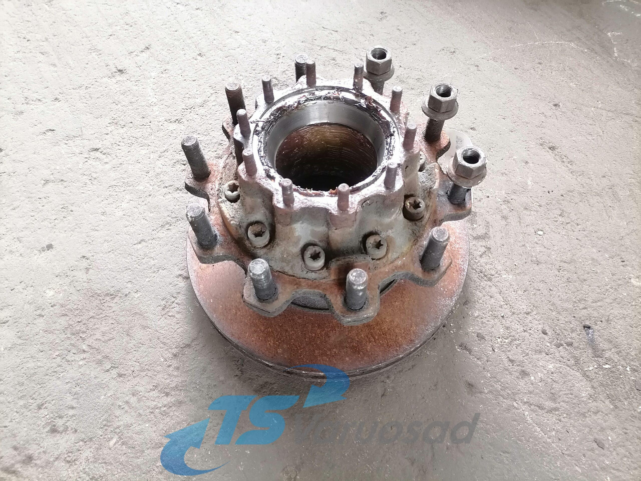 Scania Wheel hub 2290542 - Wheel hub for Truck: picture 1 Scania Wheel hub 2290542 - Wheel hub for Truck: picture 1
