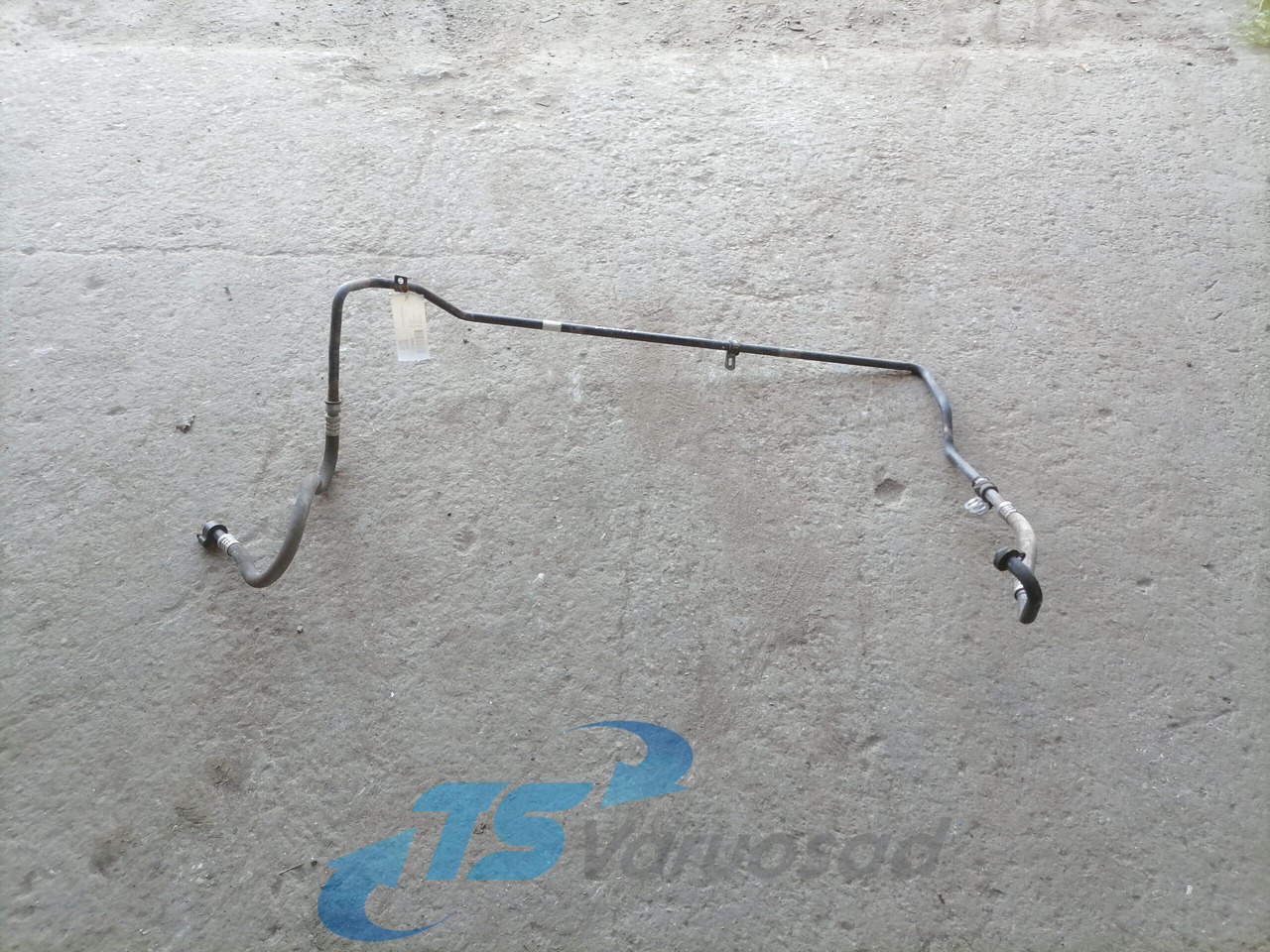 Volvo A/C pipe 82401758 - Heating/ Ventilation for Truck: picture 1 Volvo A/C pipe 82401758 - Heating/ Ventilation for Truck: picture 1