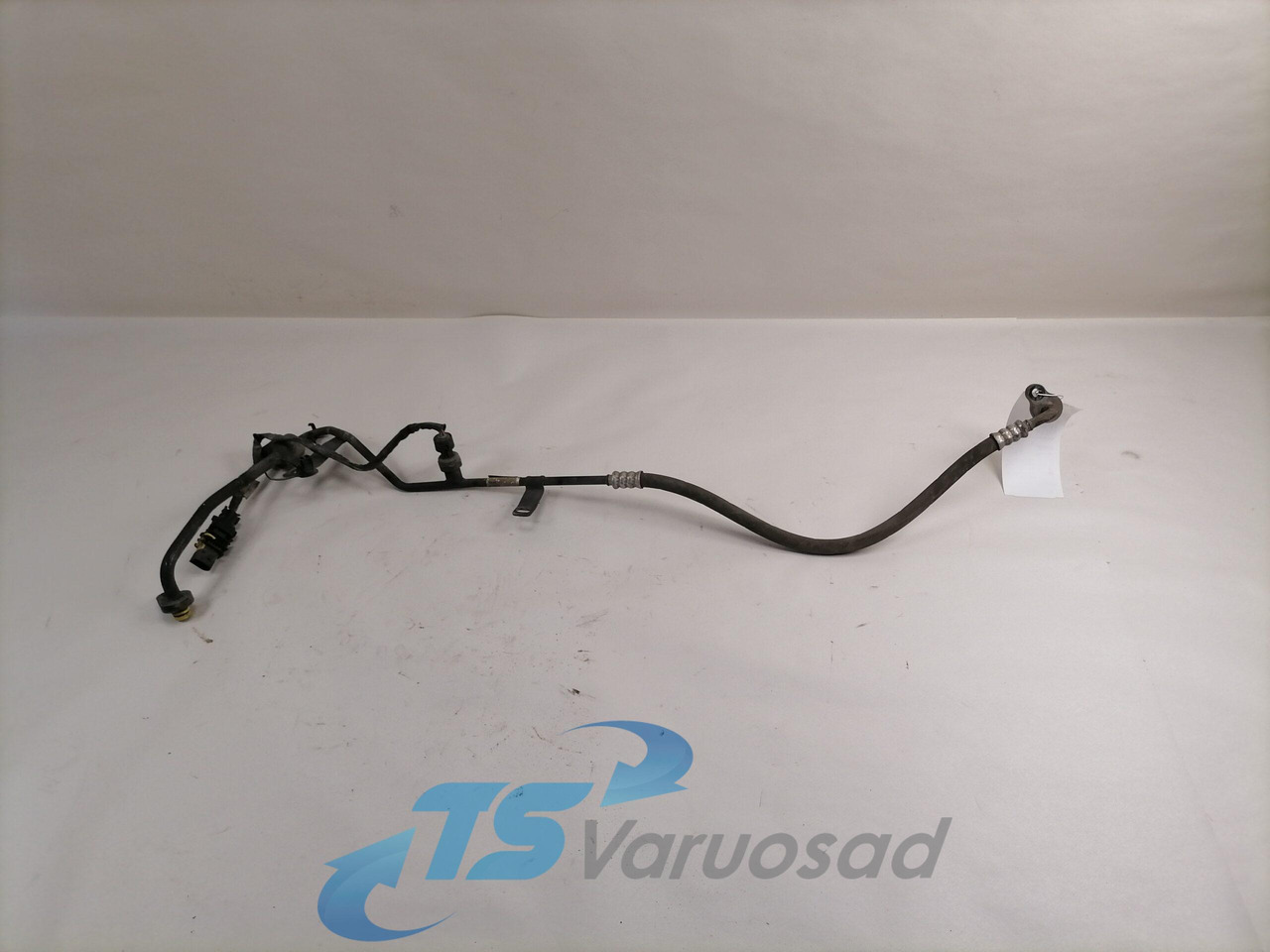Volvo A/C pipe 84180959 - Heating/ Ventilation for Truck: picture 1 Volvo A/C pipe 84180959 - Heating/ Ventilation for Truck: picture 1