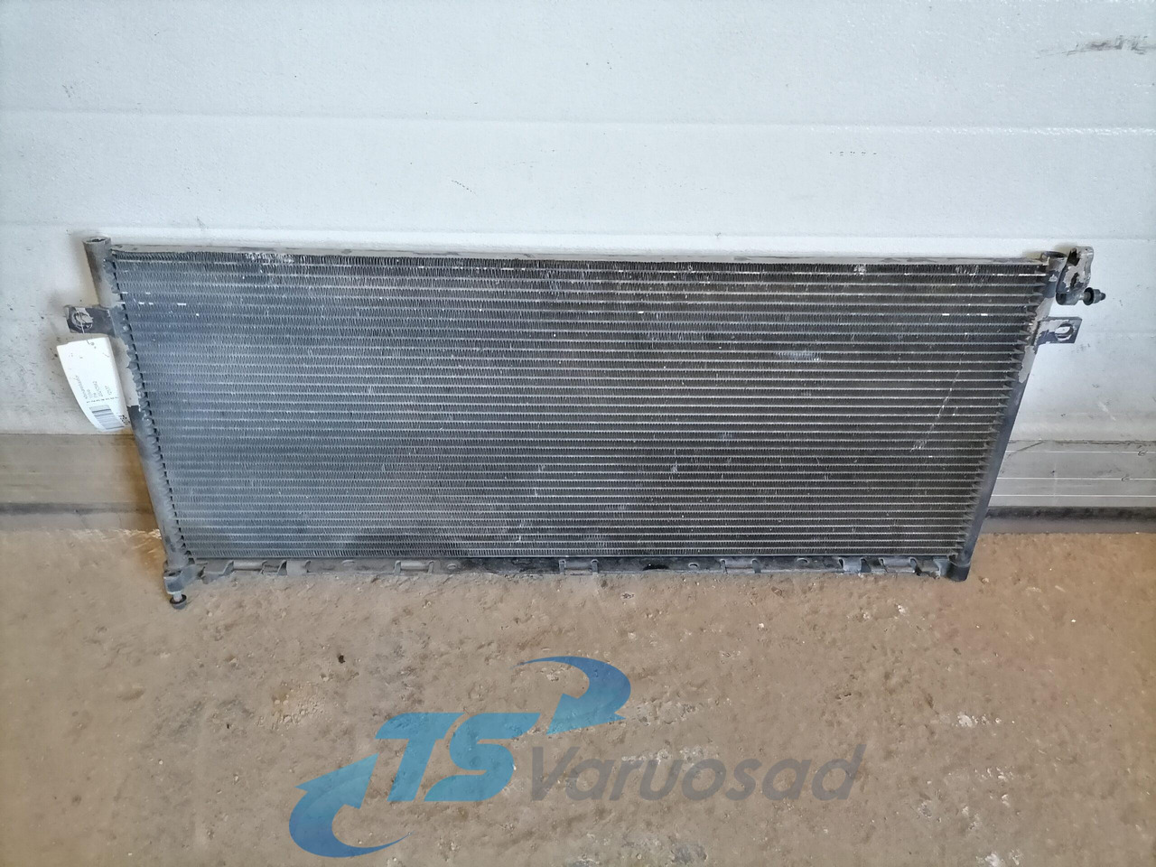 Volvo A/C radiator 22212982 - Heating/ Ventilation for Truck: picture 2 Volvo A/C radiator 22212982 - Heating/ Ventilation for Truck: picture 2