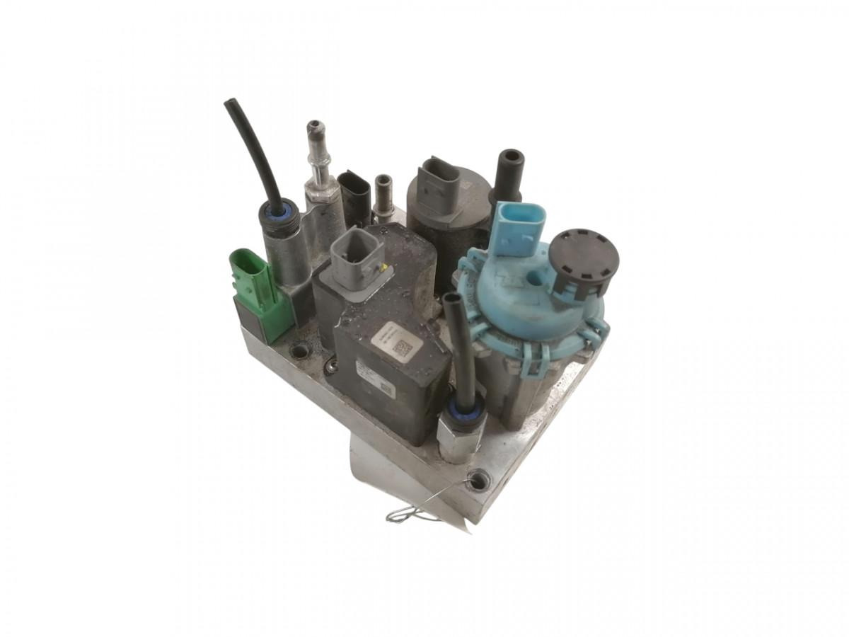 Volvo ADBlue pump 22209517 - Fuel system for Truck: picture 1 Volvo ADBlue pump 22209517 - Fuel system for Truck: picture 1