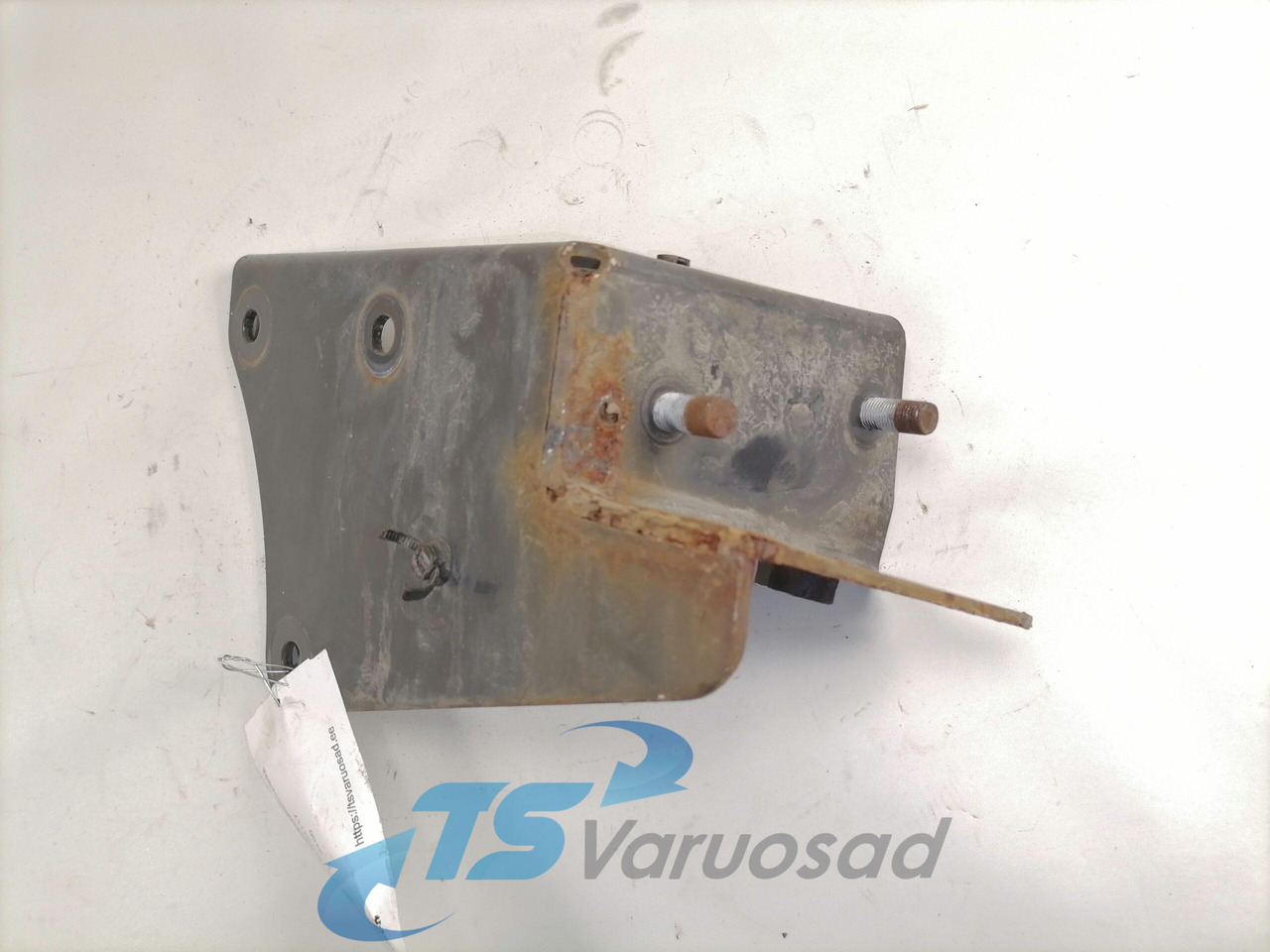 Volvo Air dryer carrier plate 20752117 - Brake valve for Truck: picture 2 Volvo Air dryer carrier plate 20752117 - Brake valve for Truck: picture 2