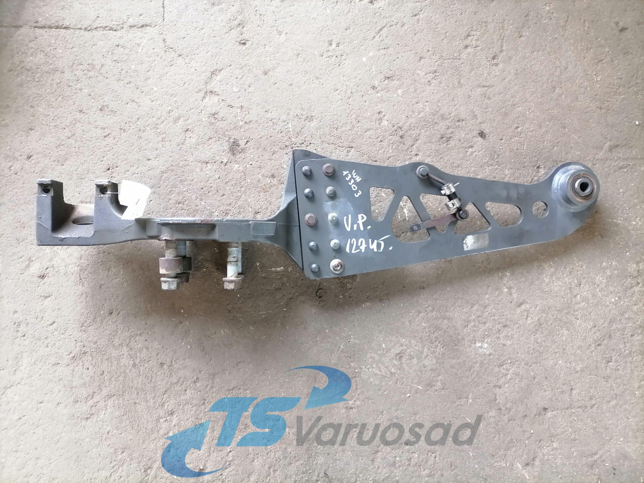 Volvo Air spring bracket 22119742 - Air suspension for Truck: picture 3 Volvo Air spring bracket 22119742 - Air suspension for Truck: picture 3