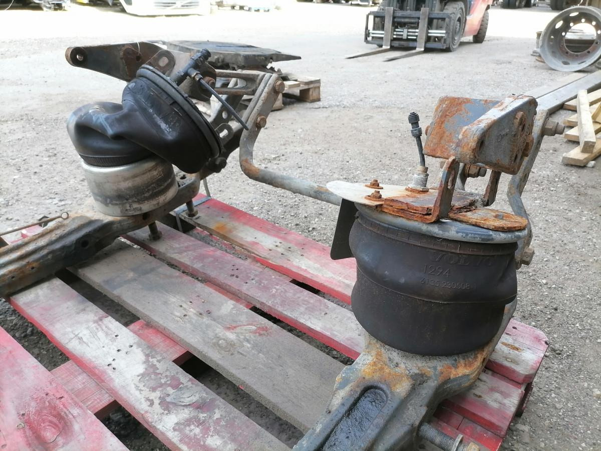 Volvo Air spring bracket 82054188 - Air suspension for Truck: picture 4 Volvo Air spring bracket 82054188 - Air suspension for Truck: picture 4