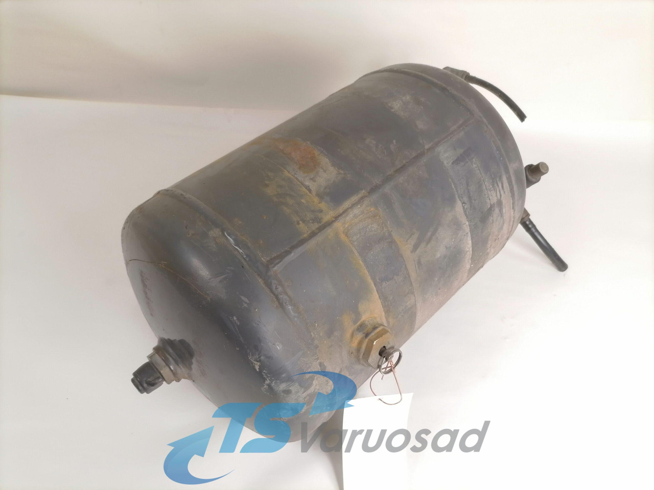Volvo Air tank 20772295 - Universal part for Truck: picture 1 Volvo Air tank 20772295 - Universal part for Truck: picture 1