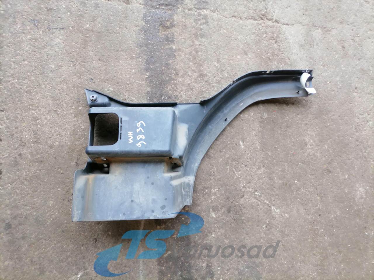 Volvo Astmelaua plastik 20529484 - Footstep for Truck: picture 2 Volvo Astmelaua plastik 20529484 - Footstep for Truck: picture 2