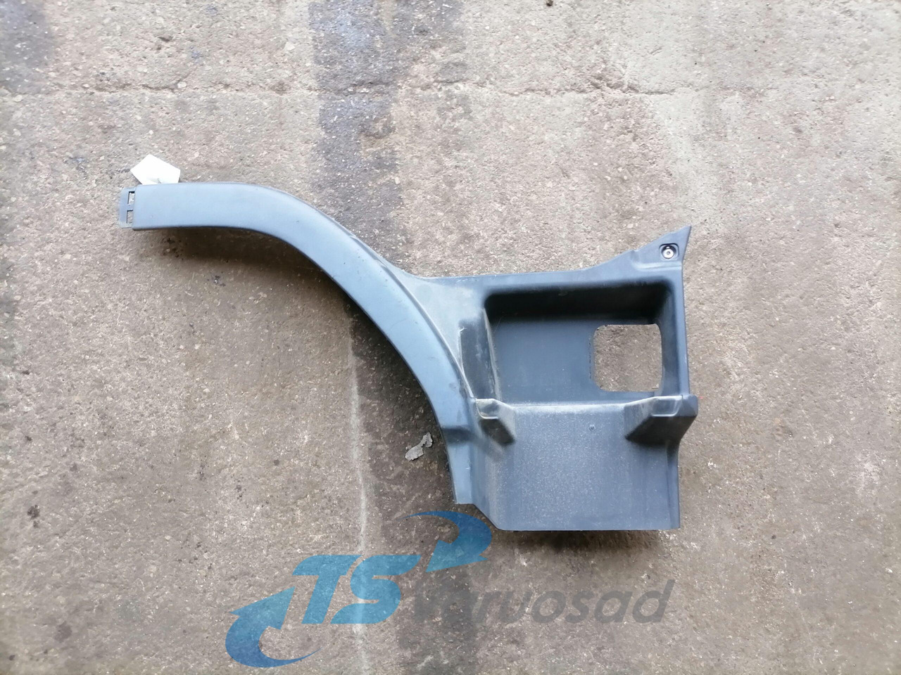 Volvo Astmelaua plastik 20529484 - Footstep for Truck: picture 1 Volvo Astmelaua plastik 20529484 - Footstep for Truck: picture 1