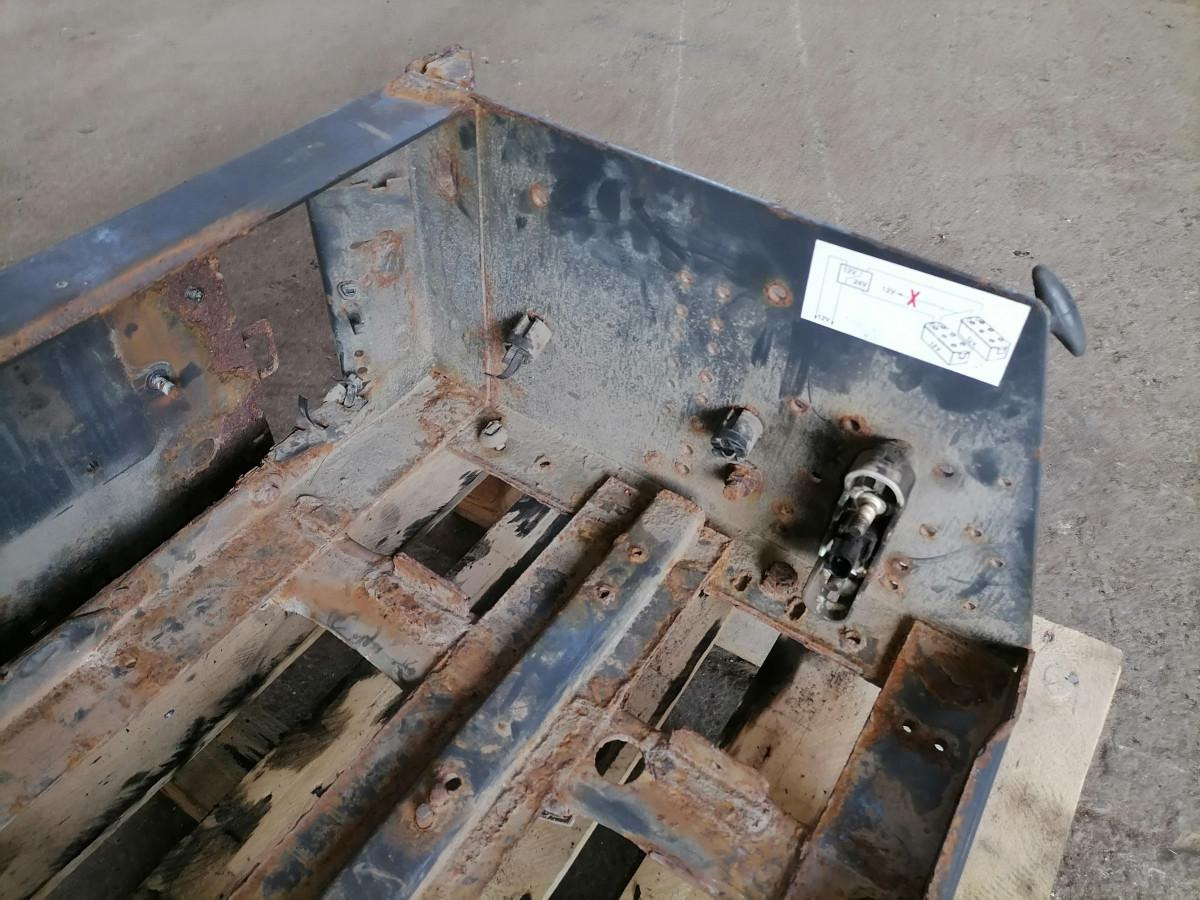 Volvo Battery box 82242298 - Battery for Truck: picture 4 Volvo Battery box 82242298 - Battery for Truck: picture 4