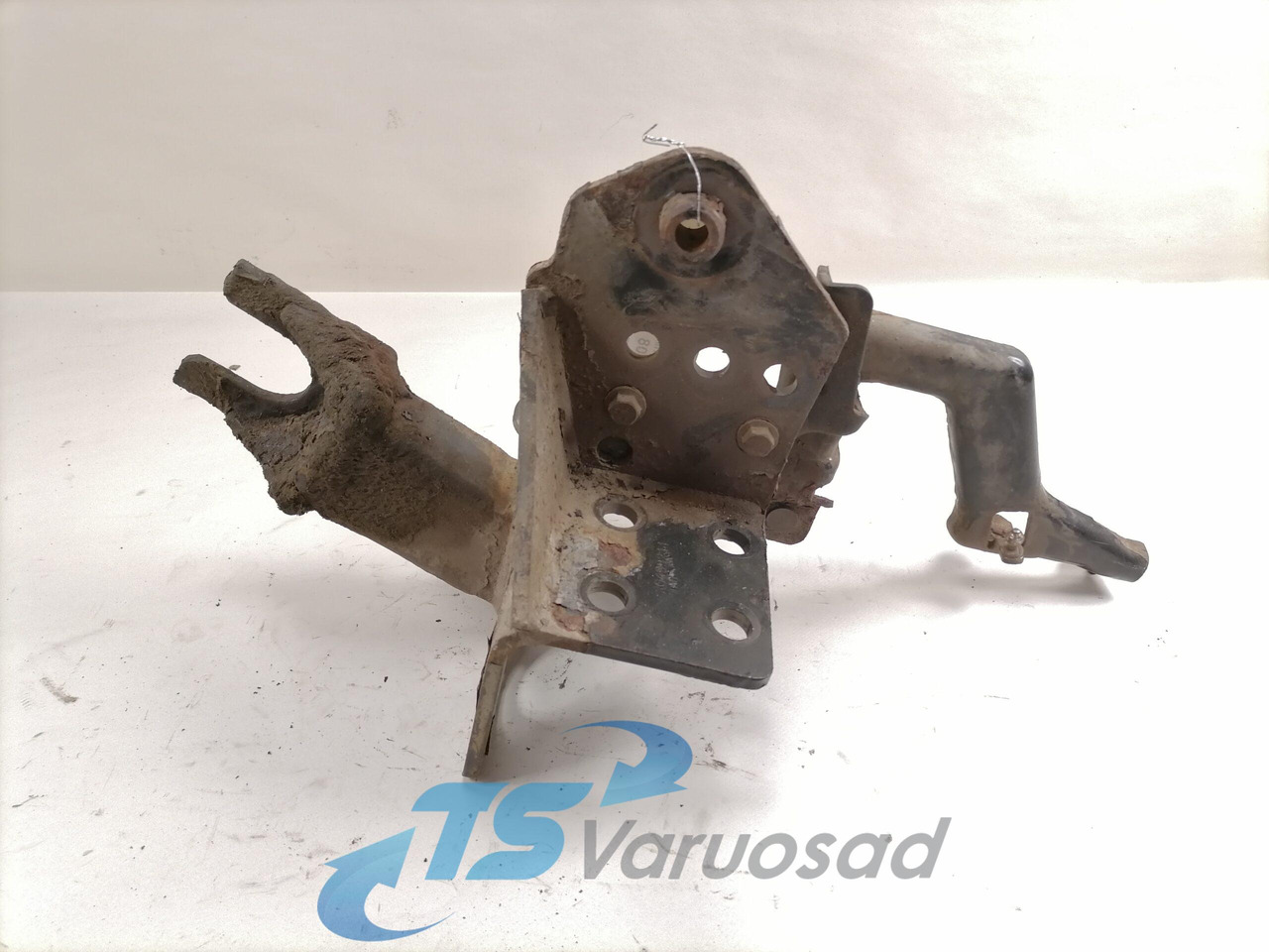 Volvo Bumper bracket 20499241 - Bumper for Truck: picture 2 Volvo Bumper bracket 20499241 - Bumper for Truck: picture 2
