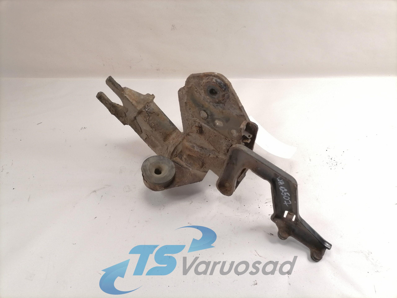 Volvo Bumper bracket 20499243 - Bumper for Truck: picture 2 Volvo Bumper bracket 20499243 - Bumper for Truck: picture 2