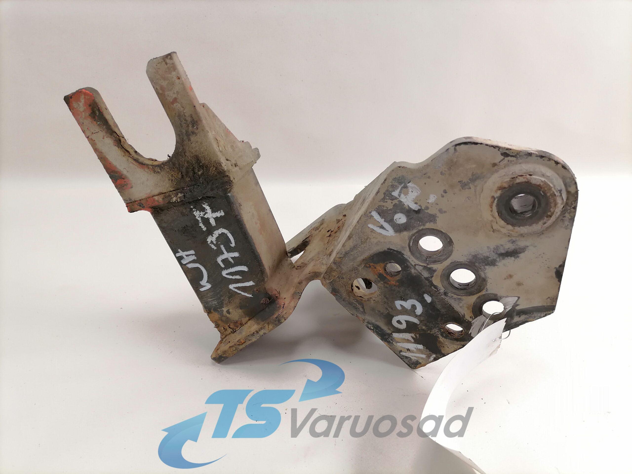 Volvo Bumper bracket 20499243 - Bumper for Truck: picture 2 Volvo Bumper bracket 20499243 - Bumper for Truck: picture 2