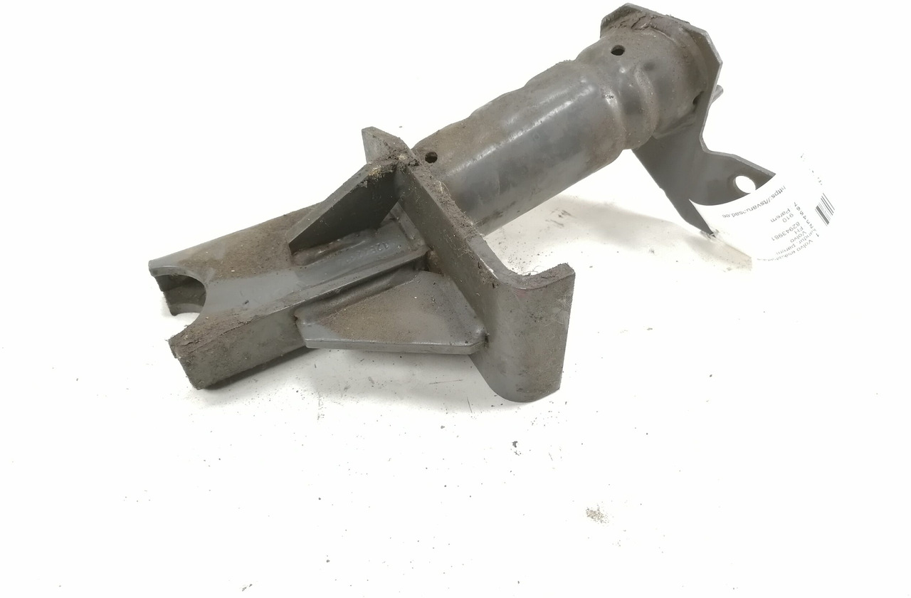 Volvo Bumper bracket 82943981 - Bumper for Truck: picture 2 Volvo Bumper bracket 82943981 - Bumper for Truck: picture 2
