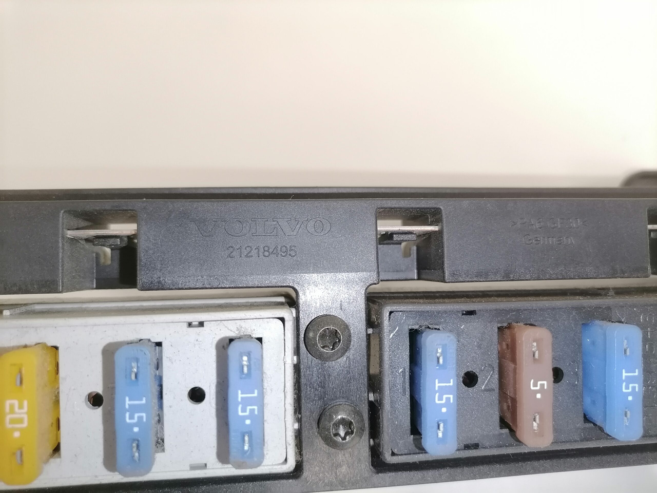 Volvo Central electric unit 21218495 - Fuse for Truck: picture 3 Volvo Central electric unit 21218495 - Fuse for Truck: picture 3