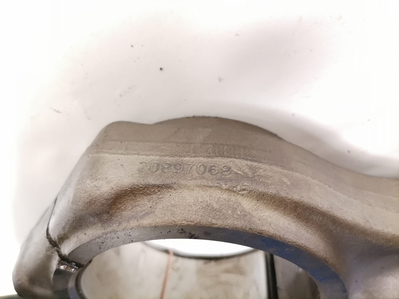 Volvo Connecting rod 20897068 - Piston/ Ring/ Bushing for Truck: picture 3 Volvo Connecting rod 20897068 - Piston/ Ring/ Bushing for Truck: picture 3