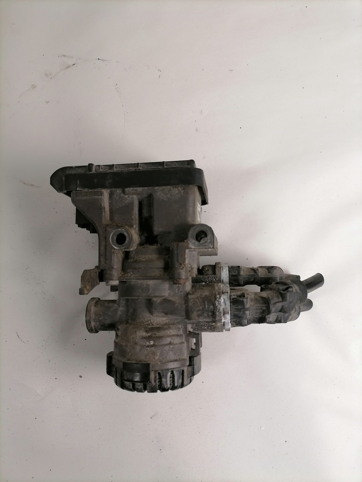 Volvo EBS brake valve 22225550 - Brake valve for Truck: picture 1 Volvo EBS brake valve 22225550 - Brake valve for Truck: picture 1