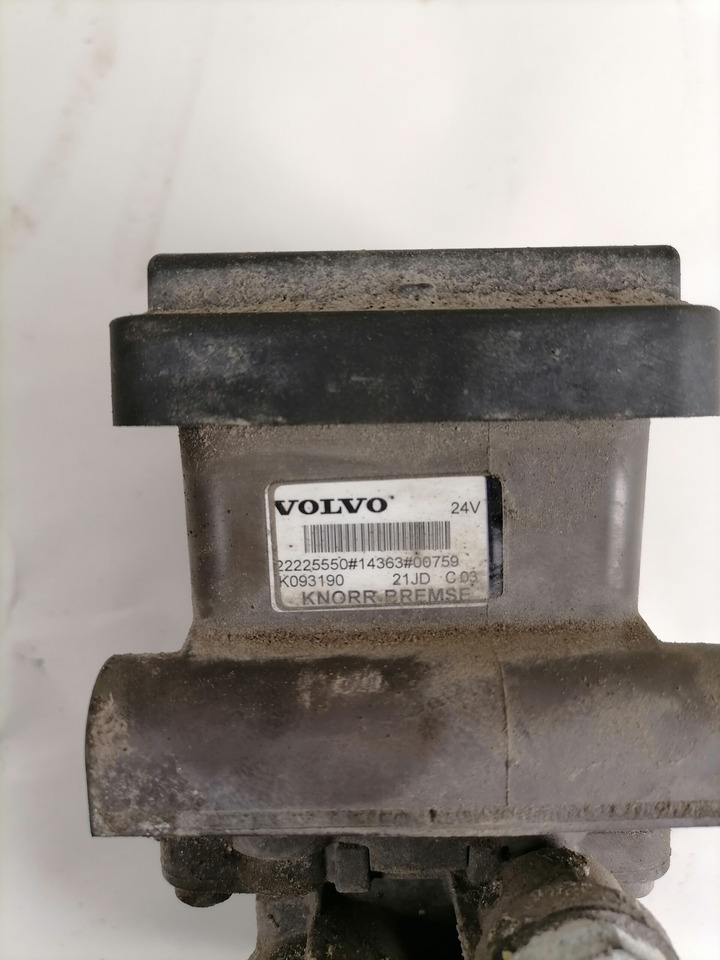 Volvo EBS brake valve 22225550 - Brake valve for Truck: picture 2 Volvo EBS brake valve 22225550 - Brake valve for Truck: picture 2