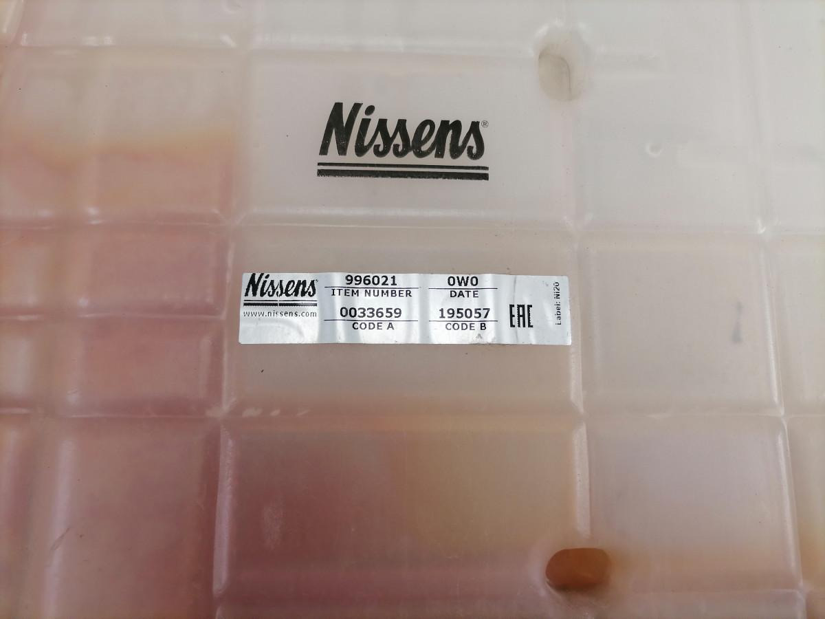 Volvo Expansion tank 996021 - Universal part for Truck: picture 4 Volvo Expansion tank 996021 - Universal part for Truck: picture 4