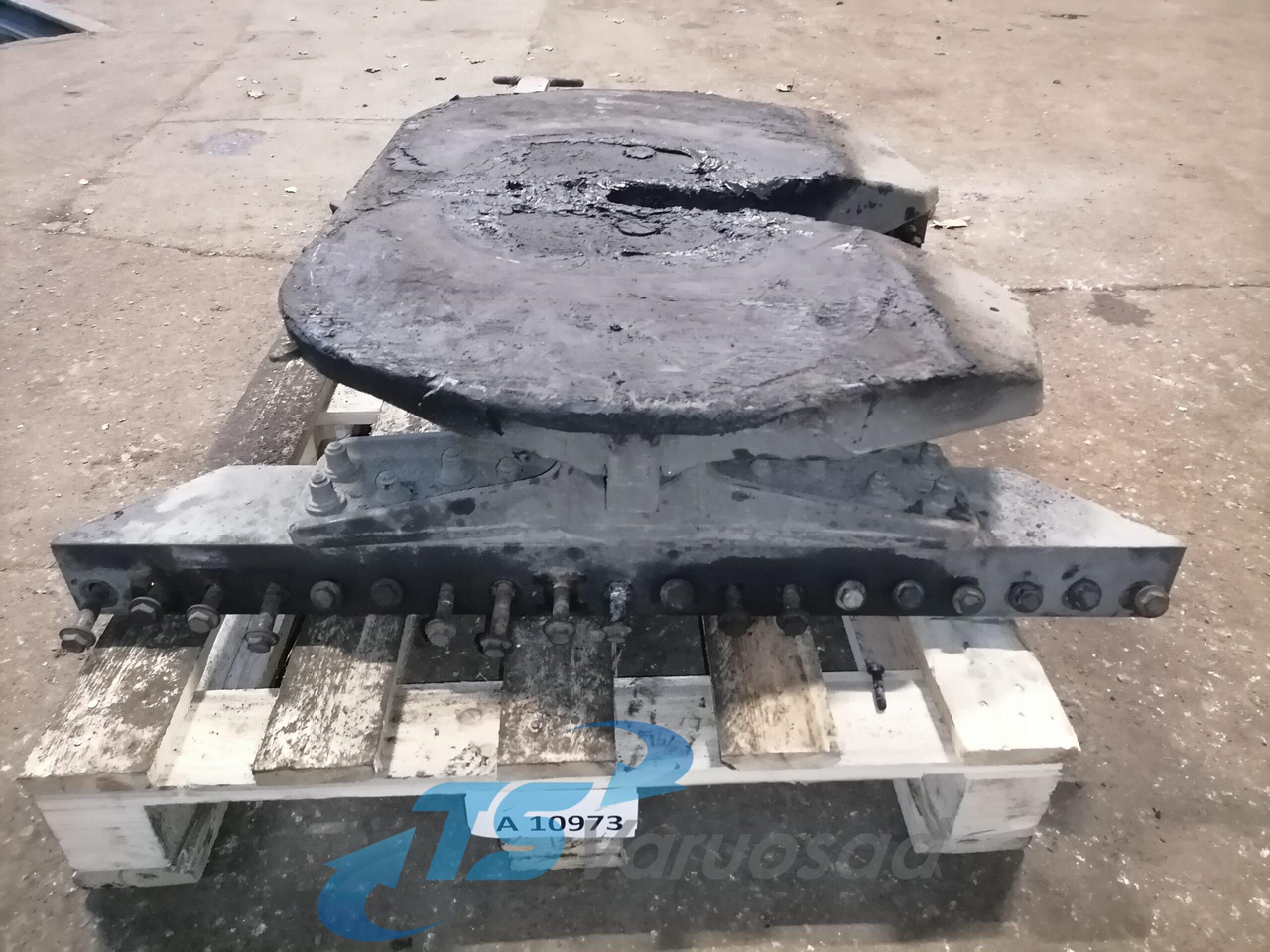 Volvo Fifht wheel 21587549 - Fifth wheel coupling for Truck: picture 5 Volvo Fifht wheel 21587549 - Fifth wheel coupling for Truck: picture 5