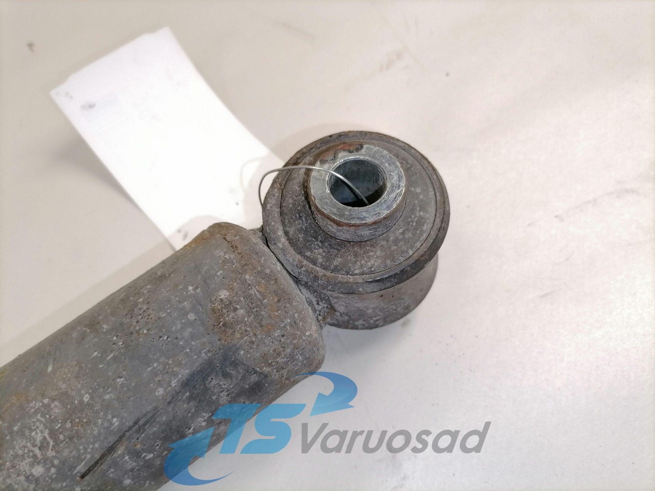 Volvo First axel shock absorber 21866530 - Shock absorber for Truck: picture 3 Volvo First axel shock absorber 21866530 - Shock absorber for Truck: picture 3