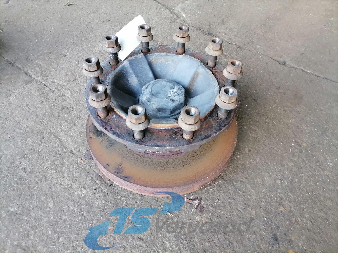 Volvo First wheel hub 21022433 - Wheel hub for Truck: picture 1 Volvo First wheel hub 21022433 - Wheel hub for Truck: picture 1